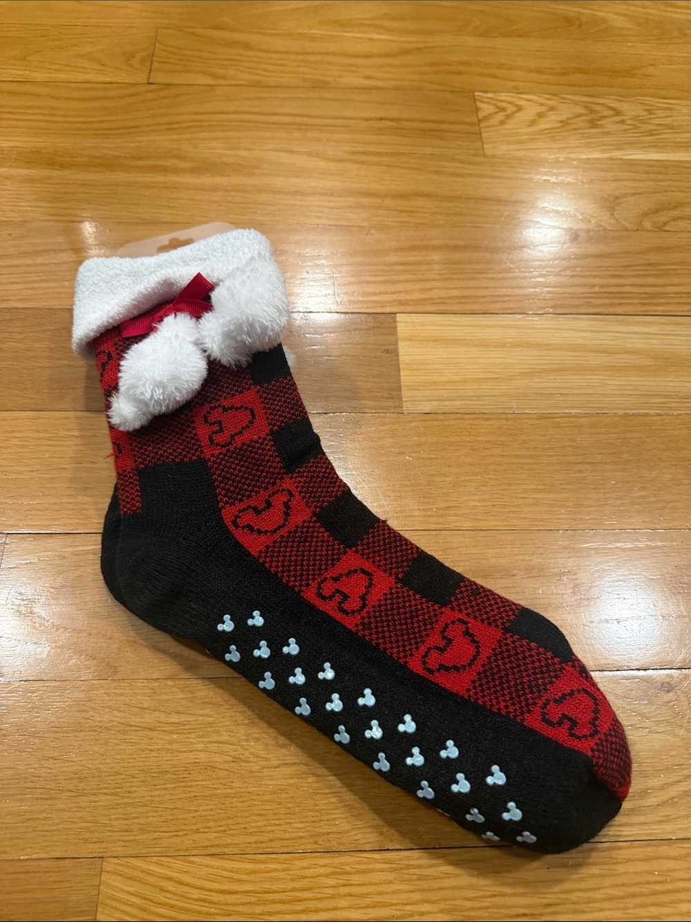 NWT Disney park’s holiday fuzzy plush slippers socks .